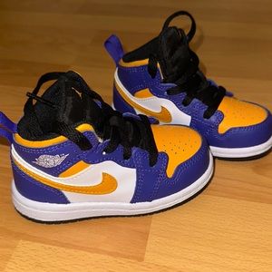 Nike Jordan 1s HighTops purple/yellow